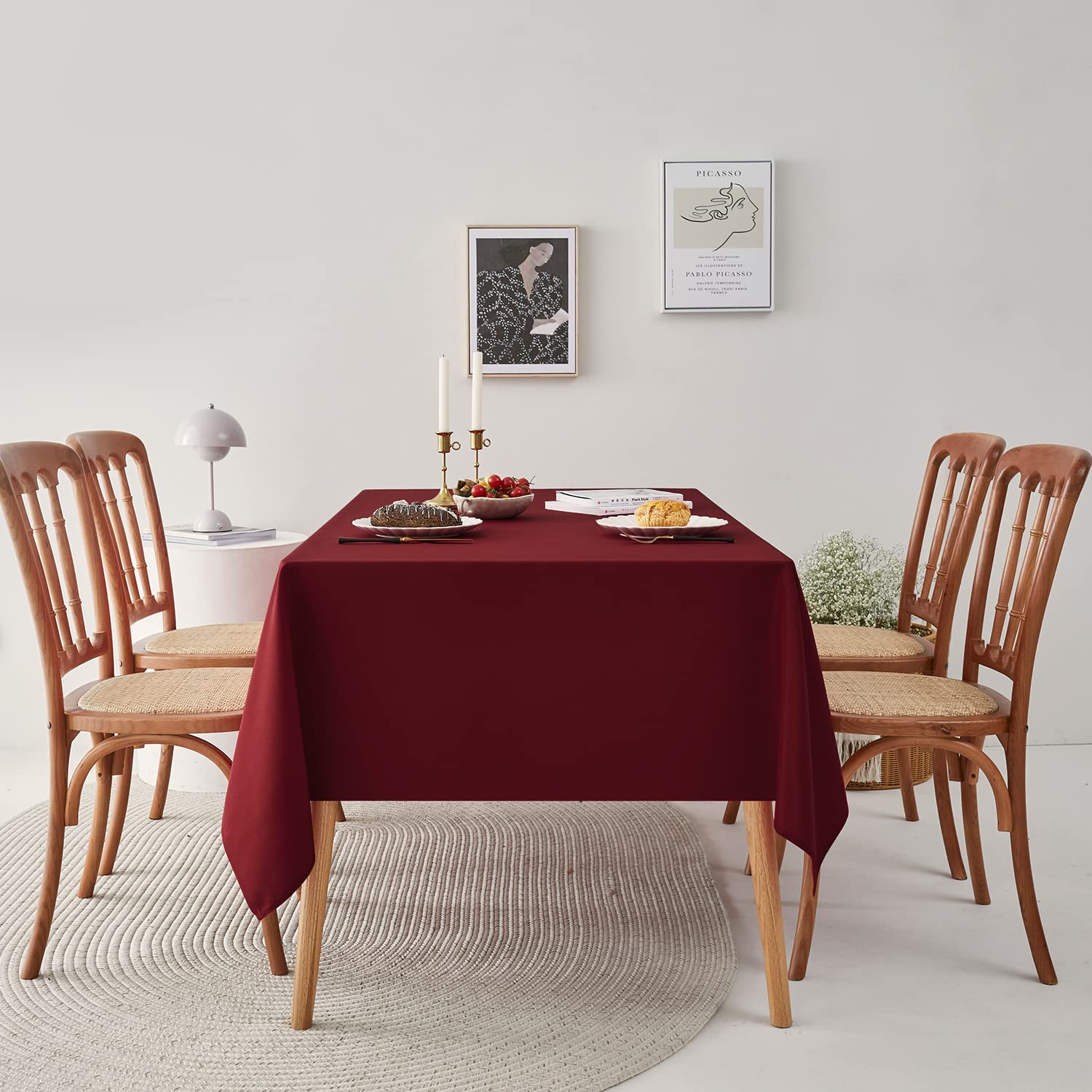 Romanstile durable polyester tablecloth maintains color after daily use