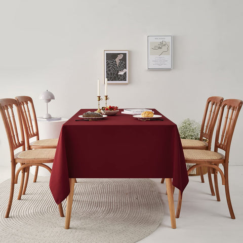 Romanstile durable polyester tablecloth maintains color after daily use