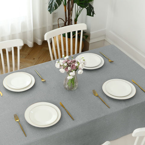 Romanstile easy-clean tablecloth; wipe with a damp cloth.
