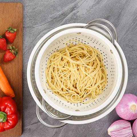Rorence packaging-ready set makes a thoughtful gift for kitchen lovers.