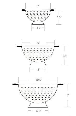 Rorence 3-quart colander in use for pasta with steady handles
