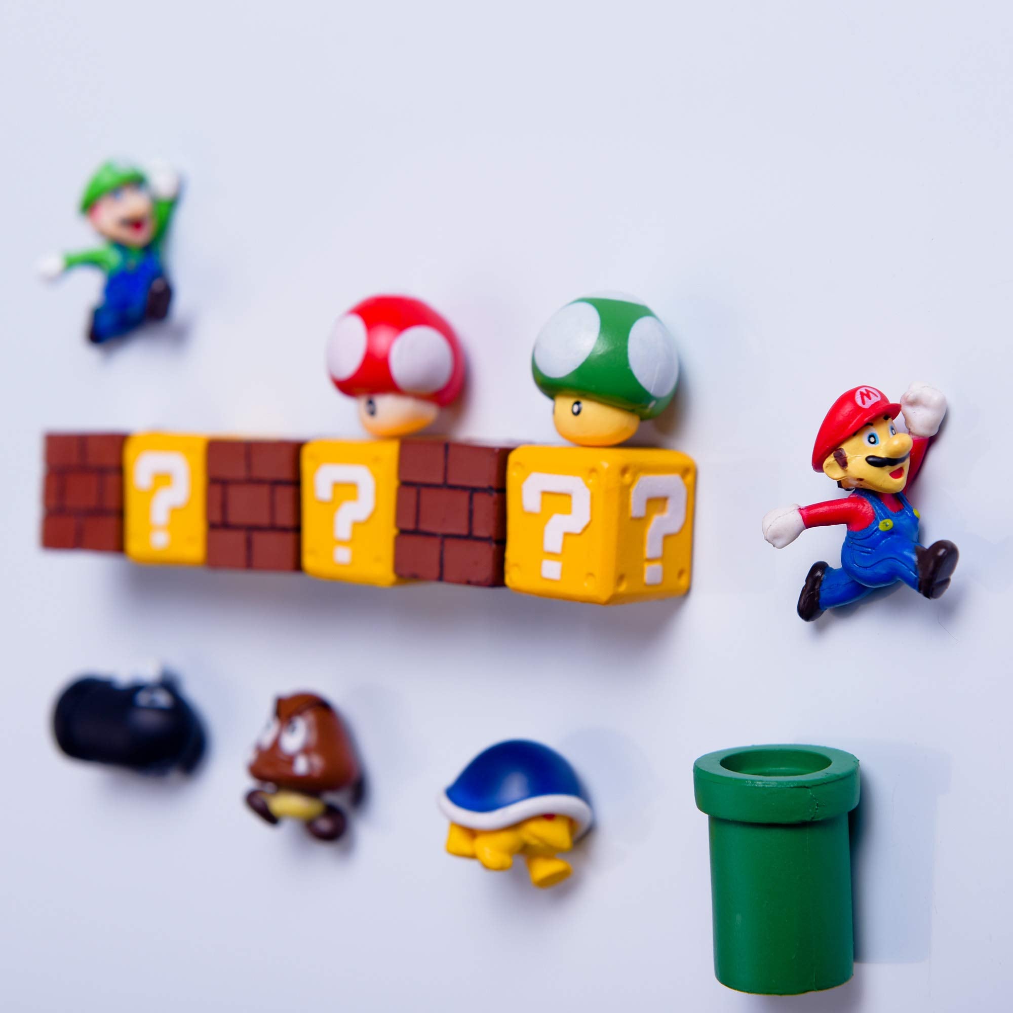 Ideal for leaving notes or displaying photos on metal surfaces