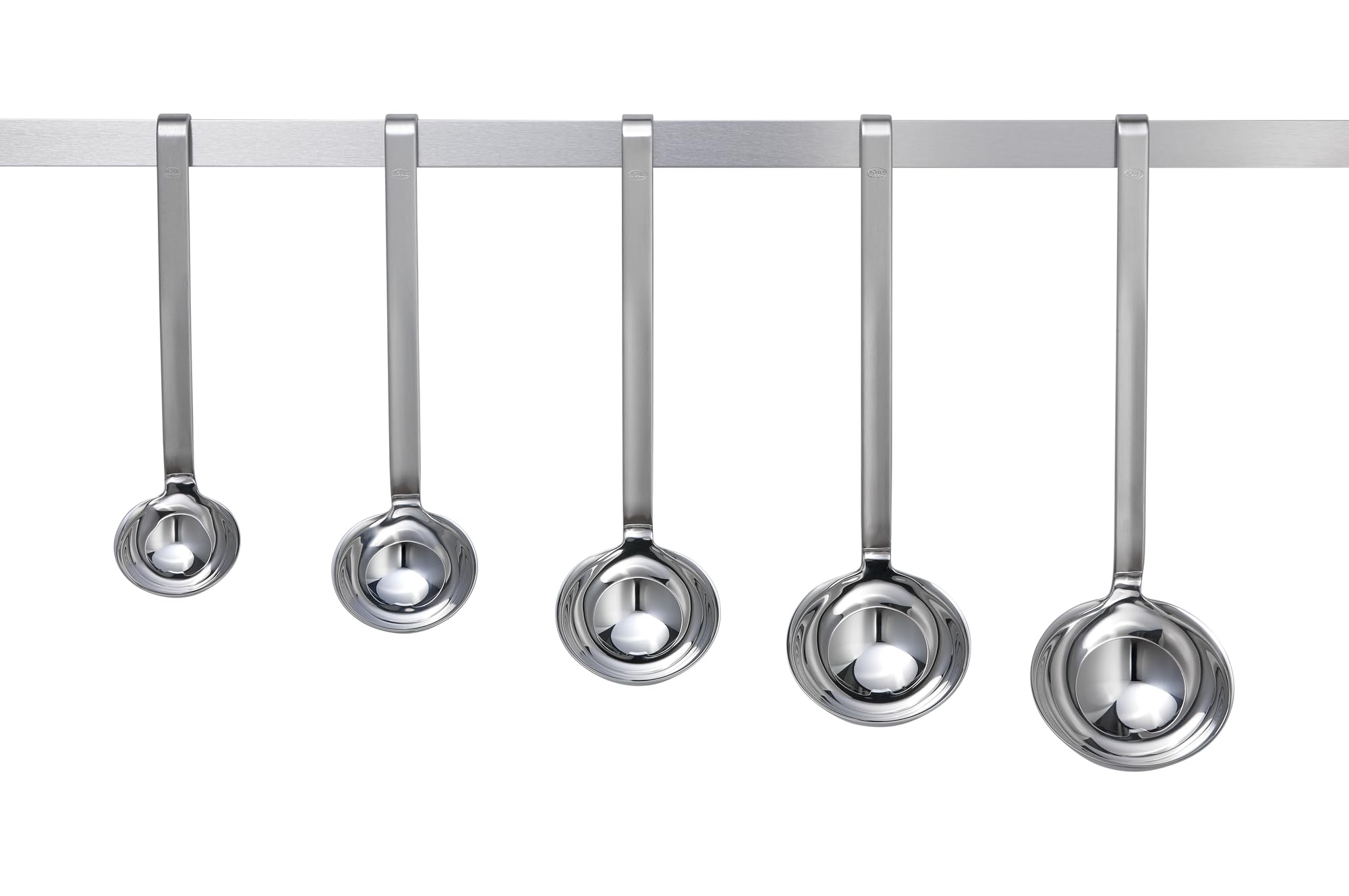 Rösle 10009 ladle shows ergonomic groove for precise grip.