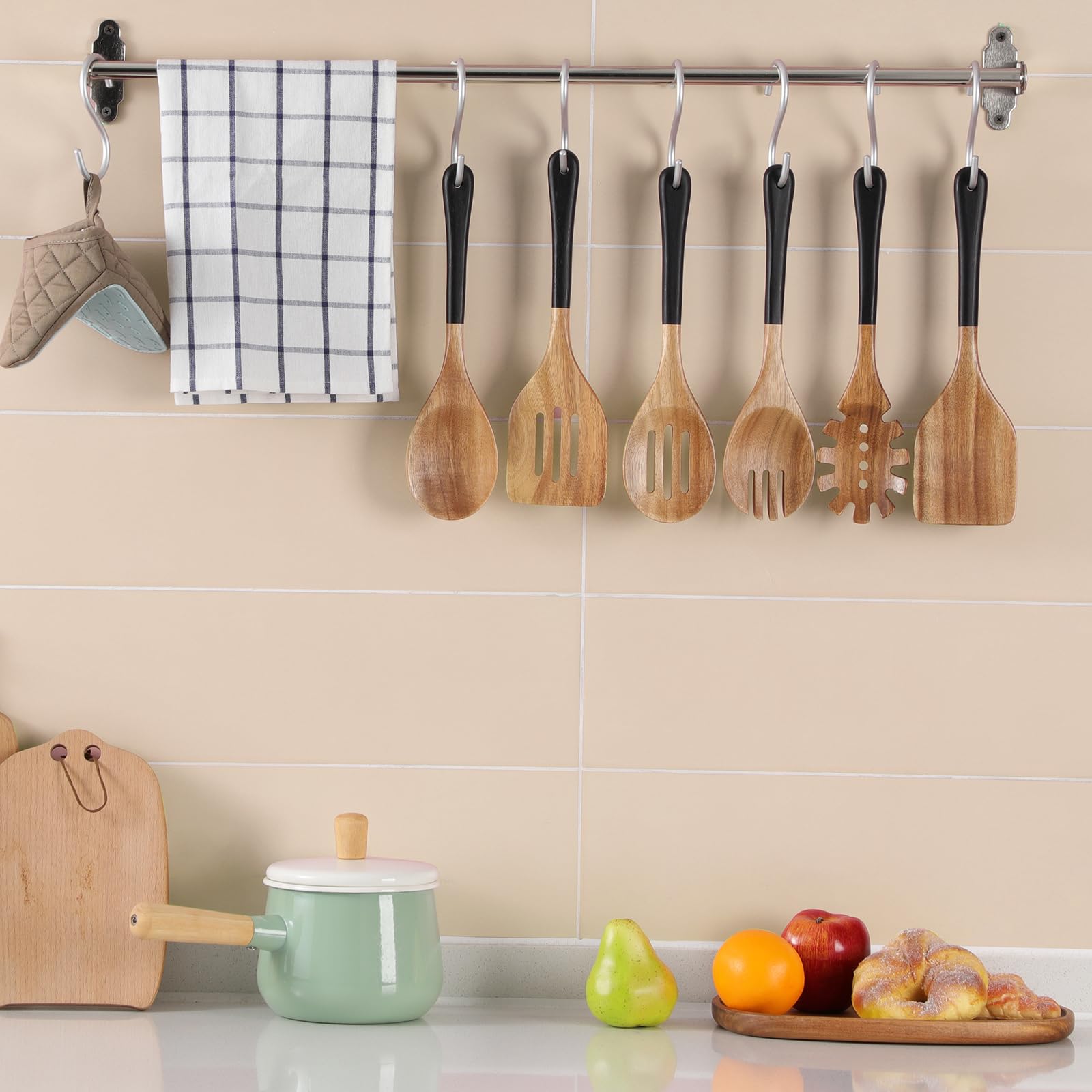 ROSOS slotted spoon drains liquids while you cook