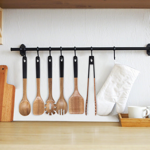 ROSOS acacia wooden corner spoon reaching into corners of pots
