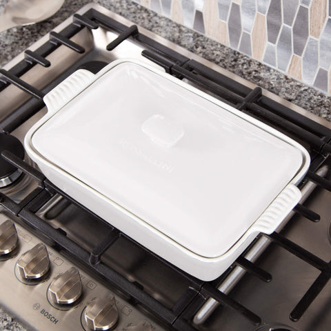 ROSSALLINI 4-liter capacity is ideal for lasagna, casseroles, and family-style servings.