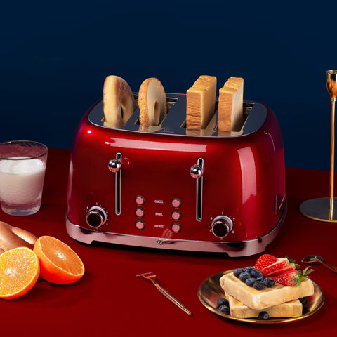 Roter Mond 4 Slice Toaster with cord wrap keeps counters tidy.