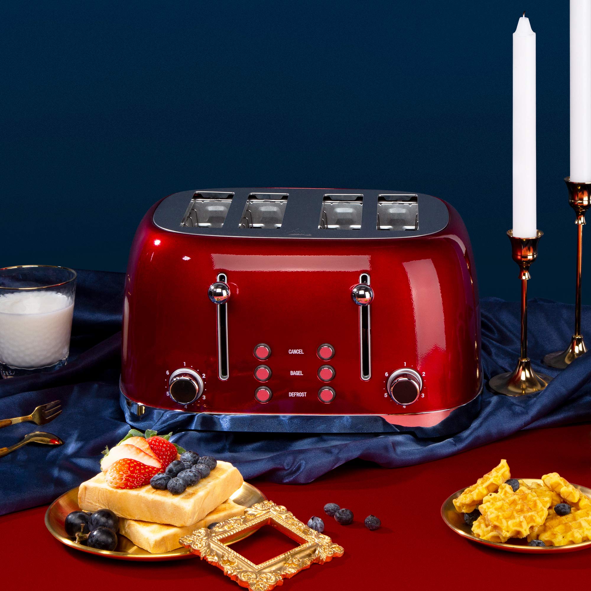 Roter Mond 4 Slice Toaster retro design adds vintage style to the kitchen.