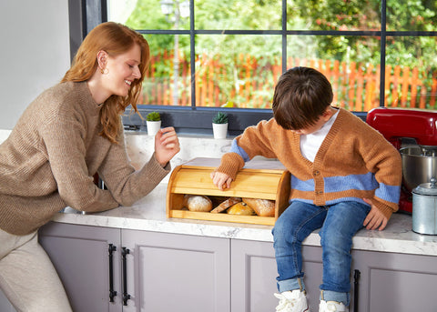ROYALHOUSE spacious bread storage fits loaves, bagels, and pastries with room to spare.