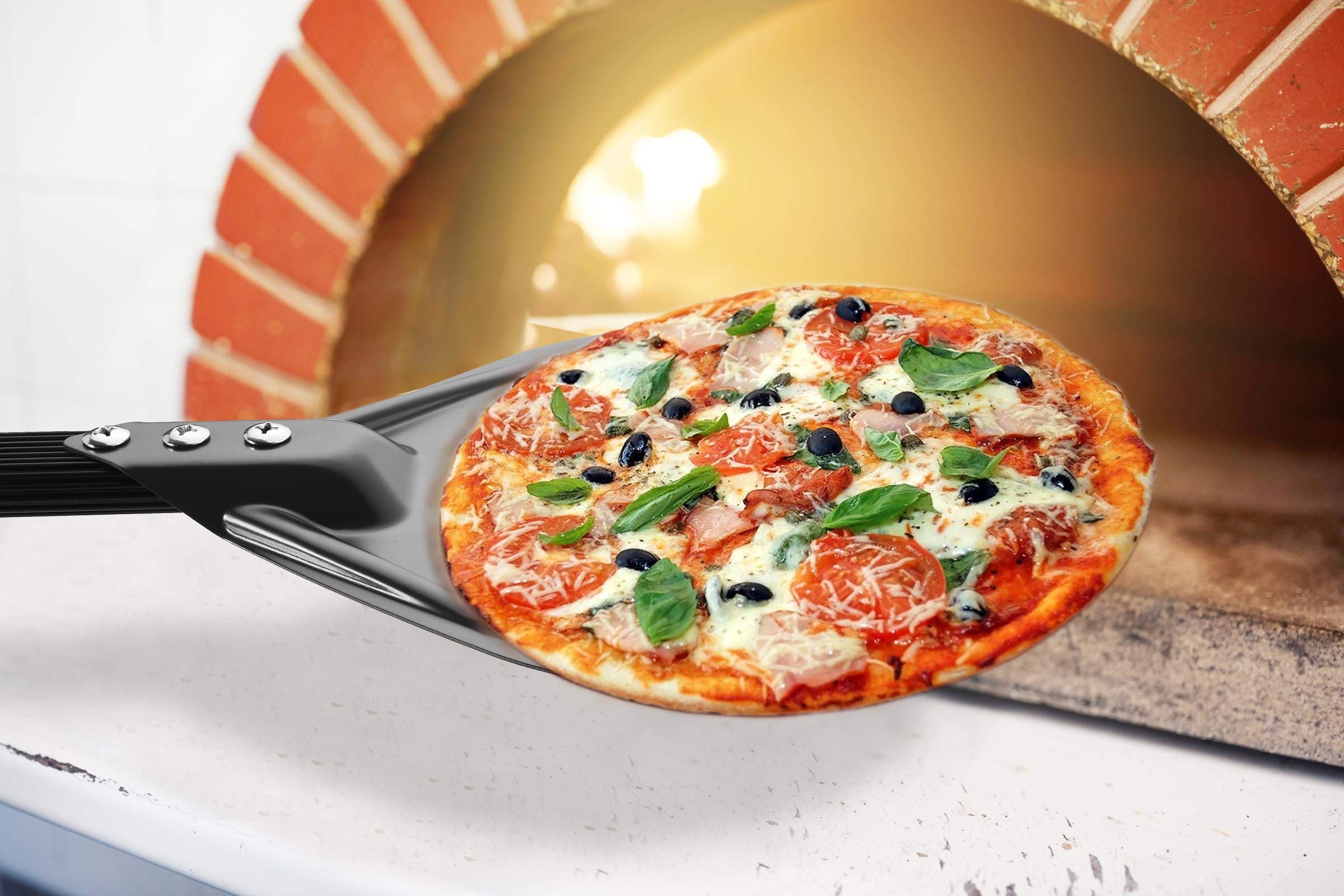 RTT 23.6-inch overall length provides reach and control.