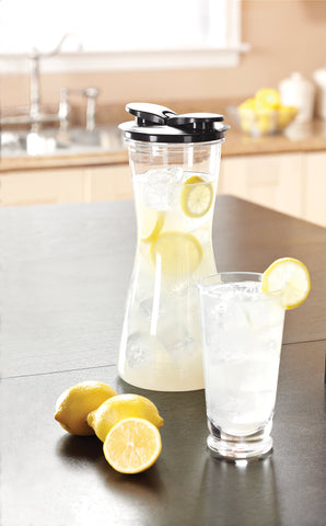 Rubbermaid carafe 2-quart capacity for servings