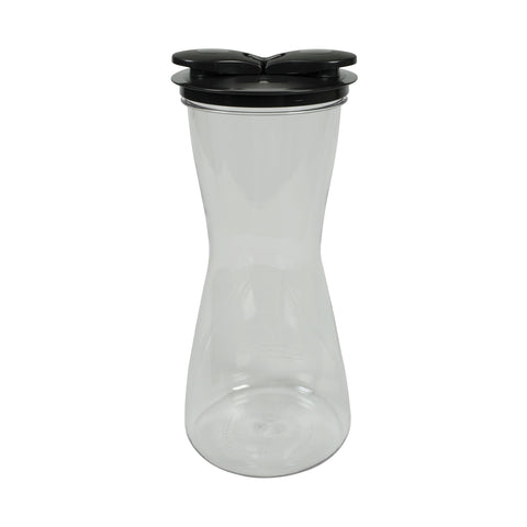 Rubbermaid carafe with leak-proof lid and dual spouts for versatile pouring