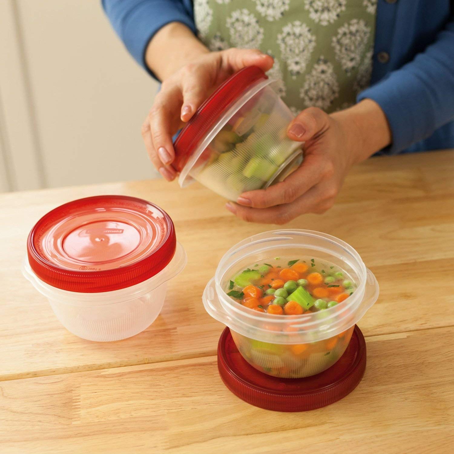Rubbermaid TakeAlongs Twist & Seal clear-base container lets contents shine.