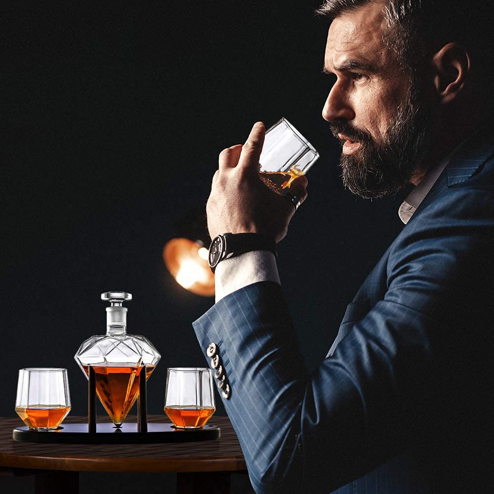 RUGLUSH gift-worthy decanter set for special occasions