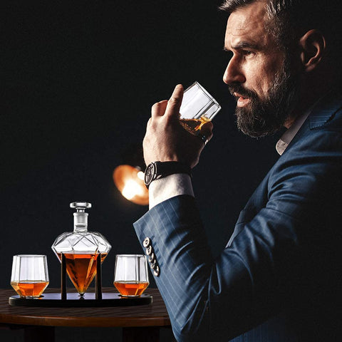 RUGLUSH gift-worthy decanter set for special occasions