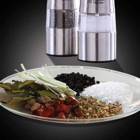 Russell Hobbs adjustable grind dial lets fine or coarse settings with ease.