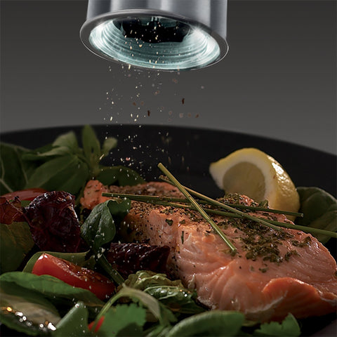 Russell Hobbs battery powered operation offers cordless convenience on any counter.