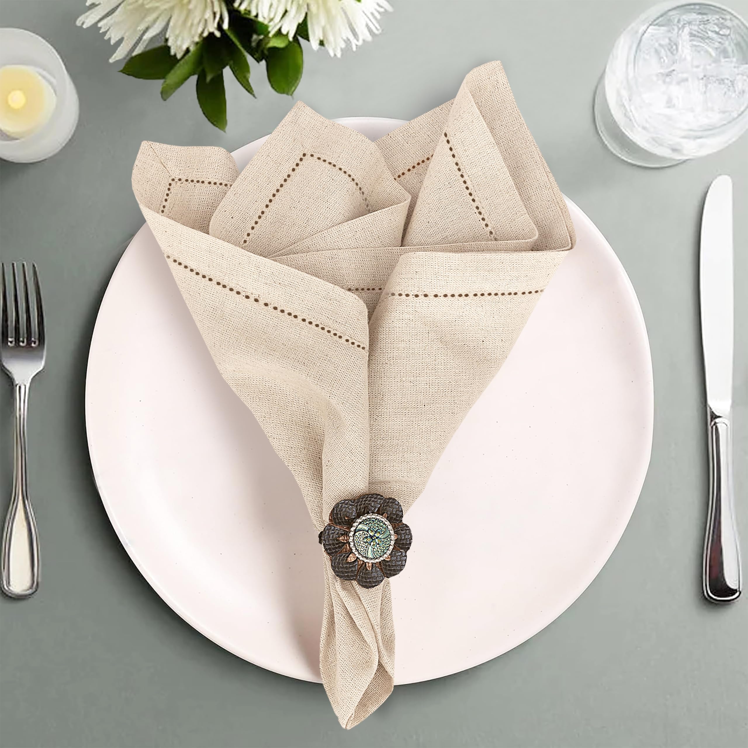 Ruvanti hemstitch detail on linen napkins showcases timeless craftsmanship
