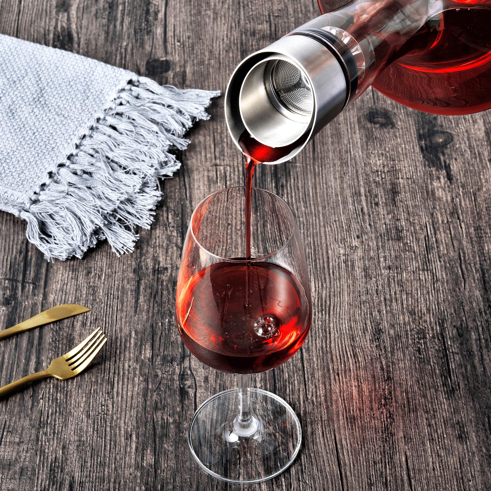 S JUSTSTART classic crystal glass decanter for elegant table presentation.