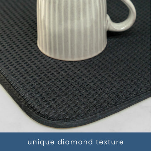 S&T INC Diamond texture mat provides stable, non-slip support while drying dishes.
