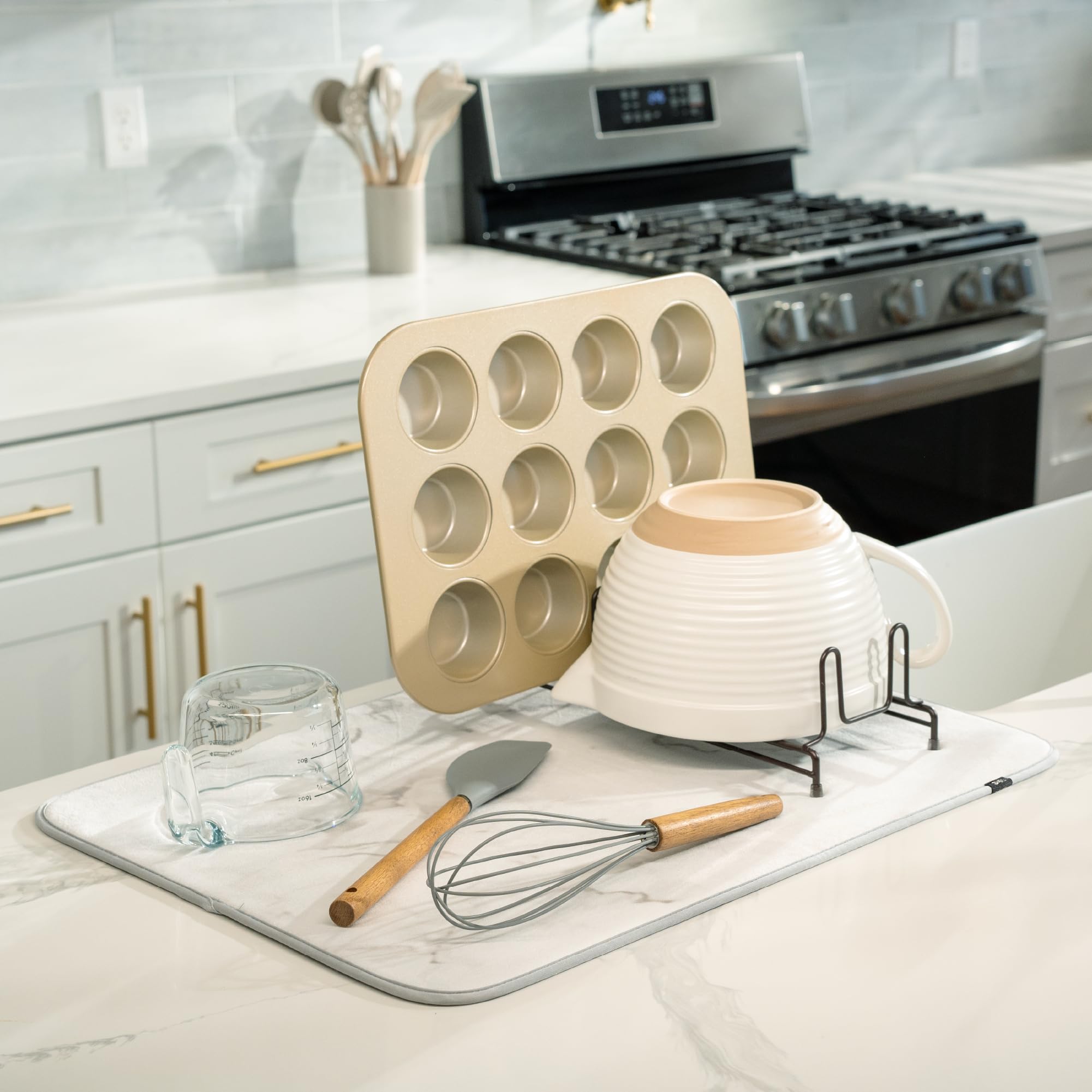 S&T INC. XL mat cushions delicate dishes and glassware during drying