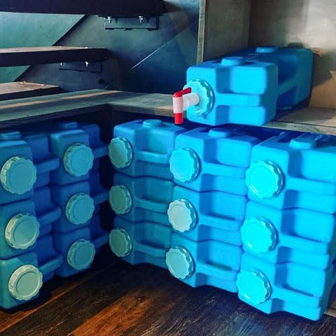 Sagan Life AquaBrick pet water use—fresh hydration on the go.