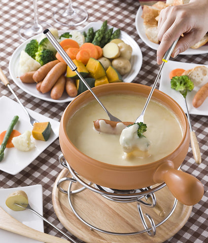 Sago Brothers 9-5inch fondue forks designed to keep hands safe from heat.