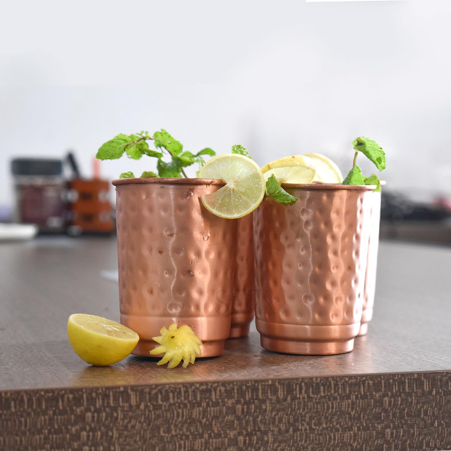 Close-up of hammered texture on SAJTOX copper tumbler improving grip and elegance.