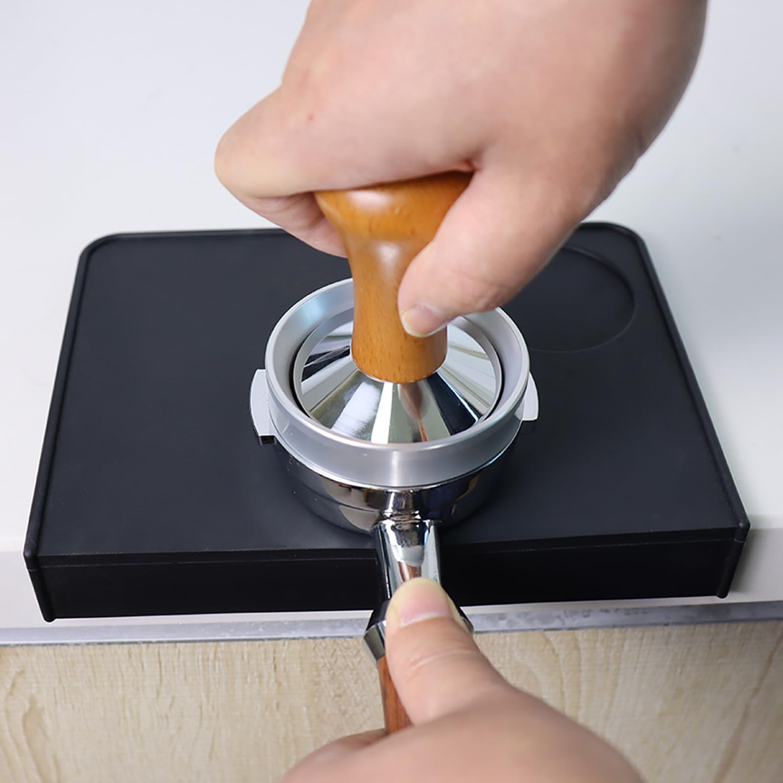 Salomayes Espresso Tamping Mat providing a flat tamping surface for stability