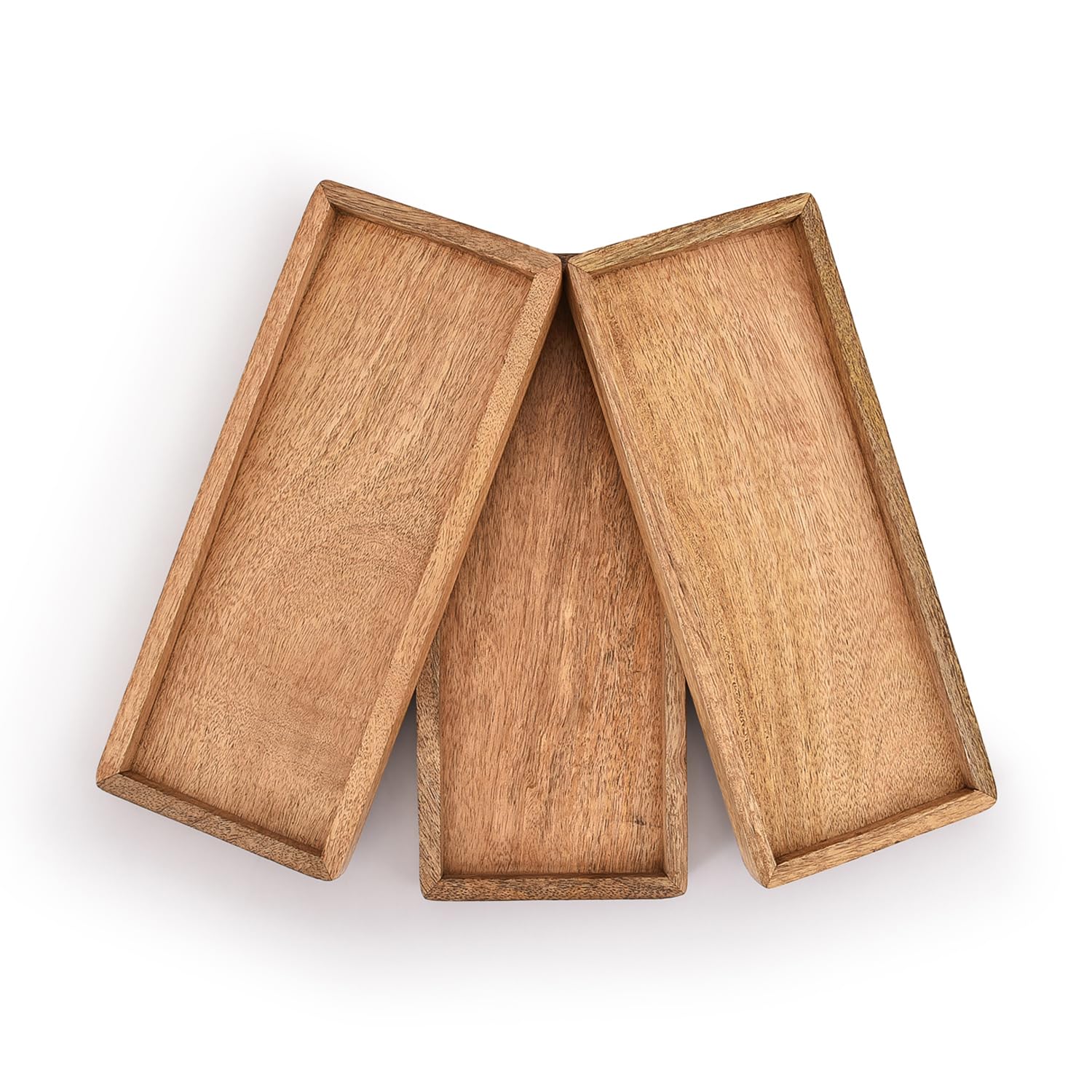 Samhita mango wood platter close-up showing raised edge and smooth grain.