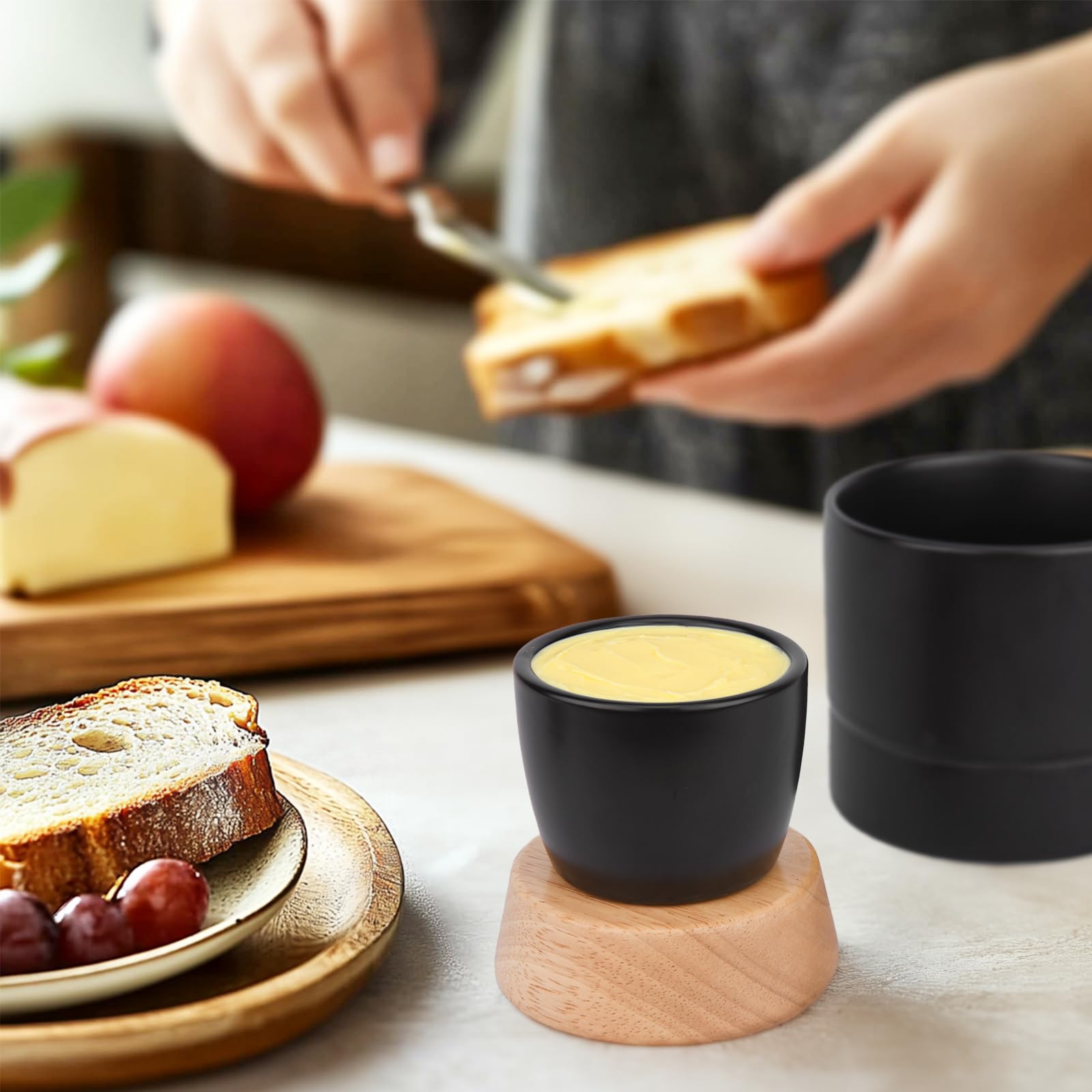 Eco-friendly packaging protects Samseel butter dish during shipping.