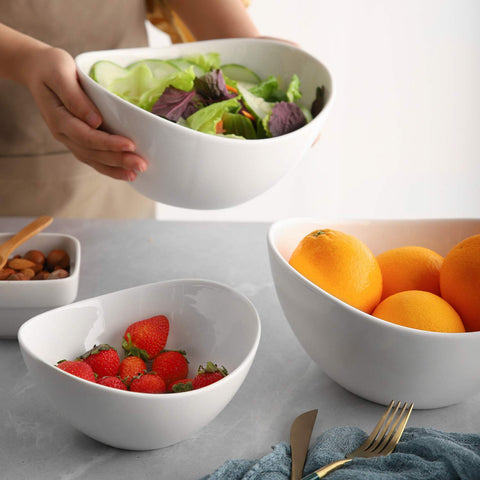 Samsle gift-ready white bowls suit housewarming celebrations.