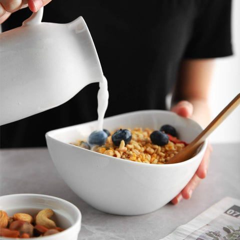 Samsle stackable design saves cabinet space during party prep.