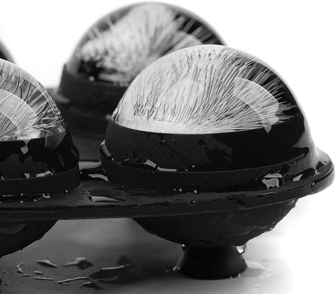 Samuelworld professional-style ice cubes help recreate bar-quality ice at home.