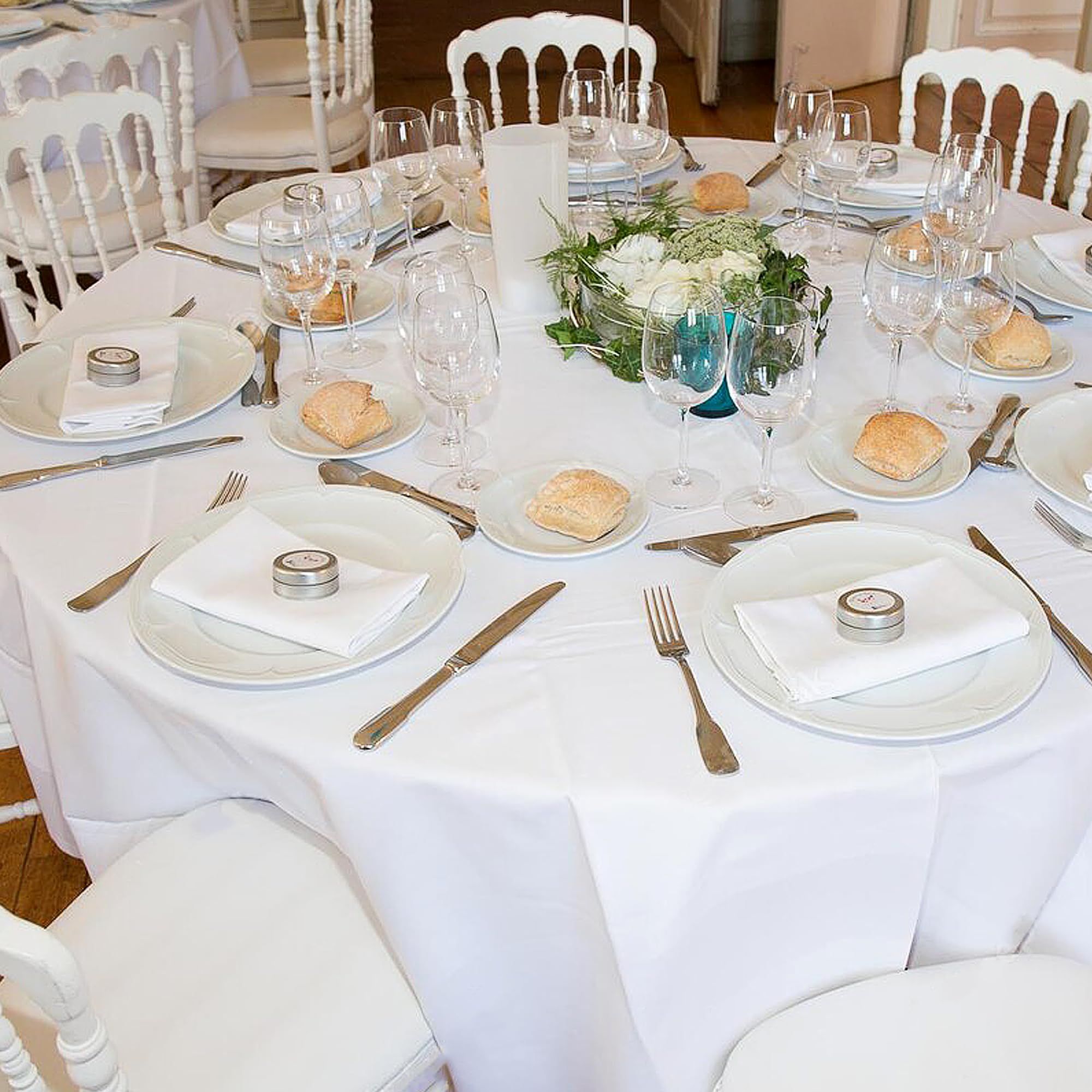Sancua tablecloth remains machine washable for easy post-event cleanup.