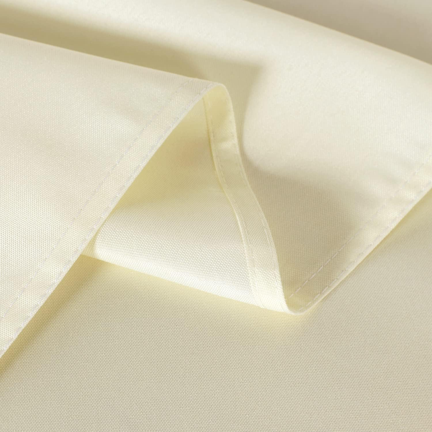 Stain-resistant Sancua beige tablecloth suitable for daily meals