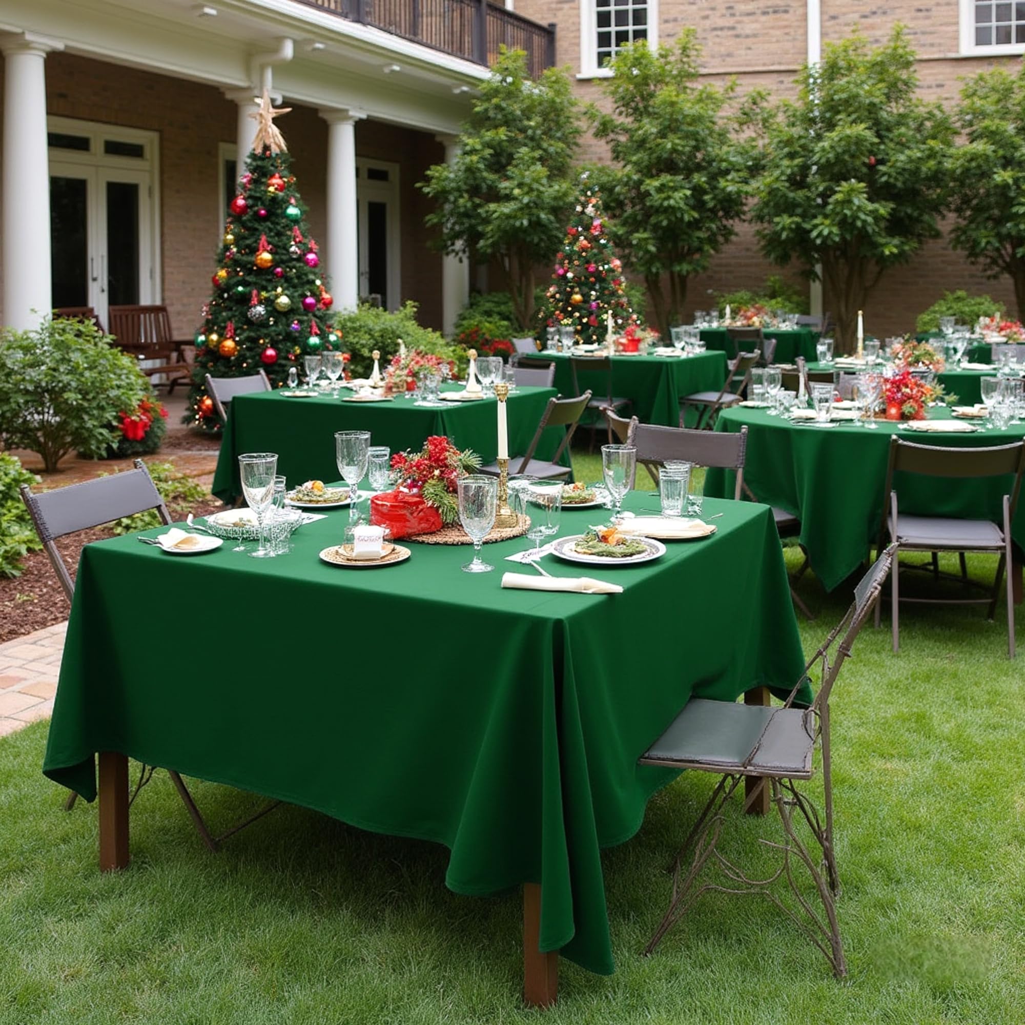 Sancua 36x36 hunter green tablecloth ready for intimate meals