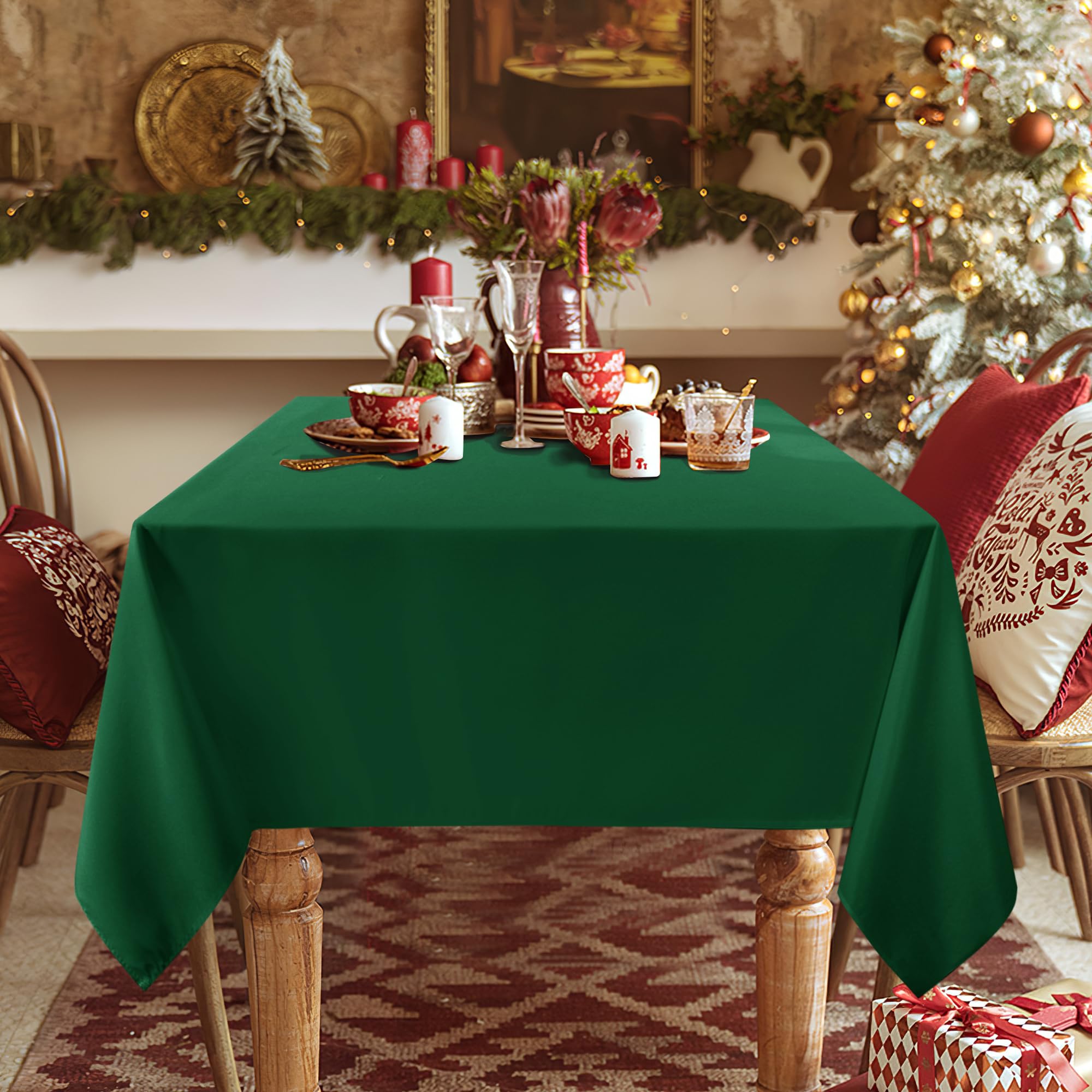 Sancua tablecloth on Christmas table creates festive atmosphere.
