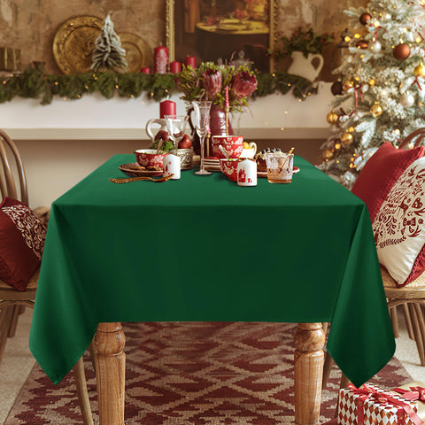Sancua tablecloth on Christmas table creates festive atmosphere.