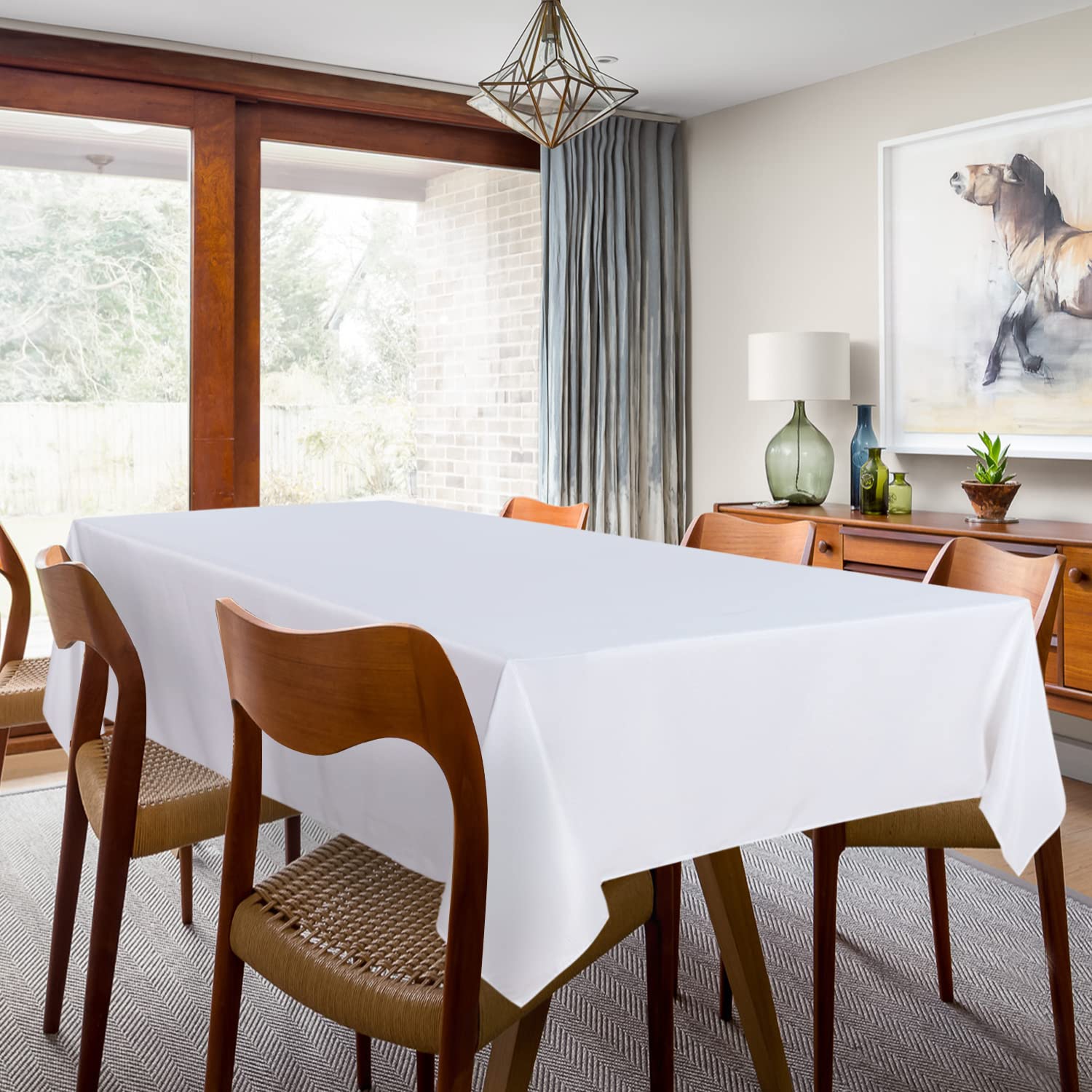 Sancua tablecloth close-up shows wrinkle-free fabric and durability
