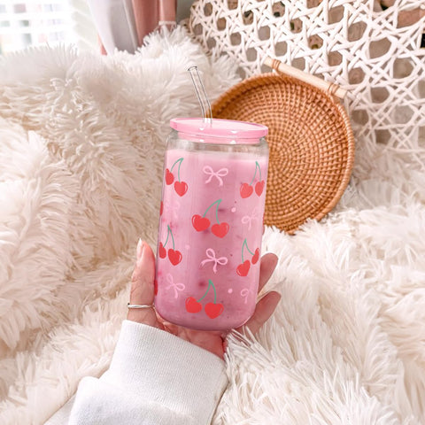 SANDJEST clear glass tumbler ideal for smoothies and iced drinks.