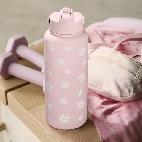 Gift-ready SANDJEST Daisy bottle for friends and teens.