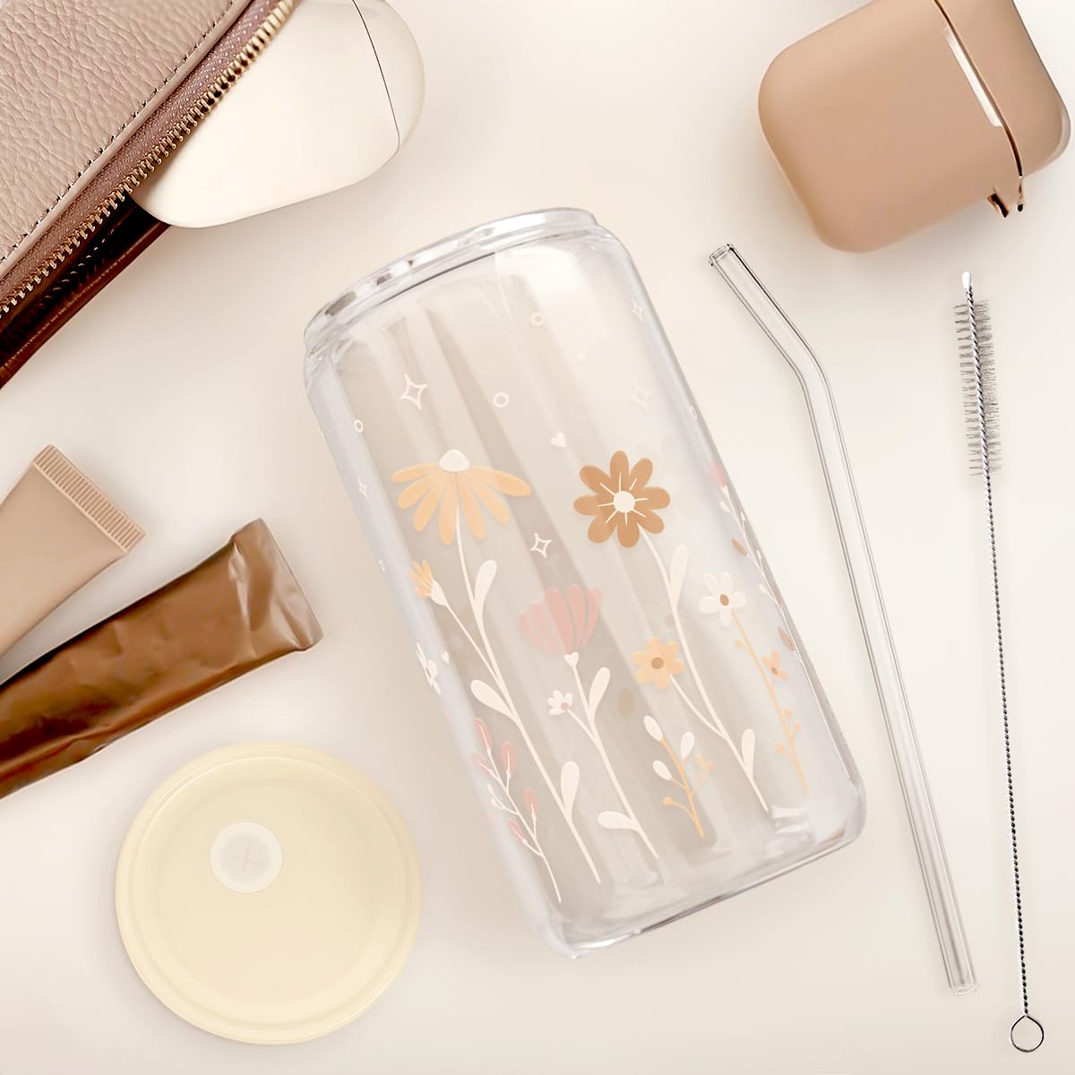 SANDJEST Floral design glass cup complements home or office spaces.