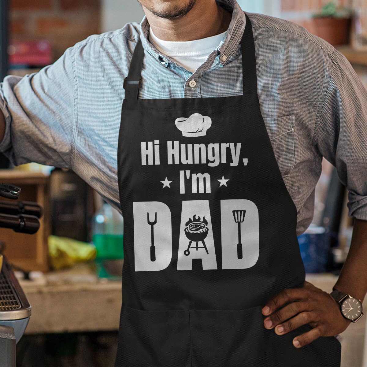 SANDJEST Grilling-kitchen-use apron keeps clothes clean during messy moments.