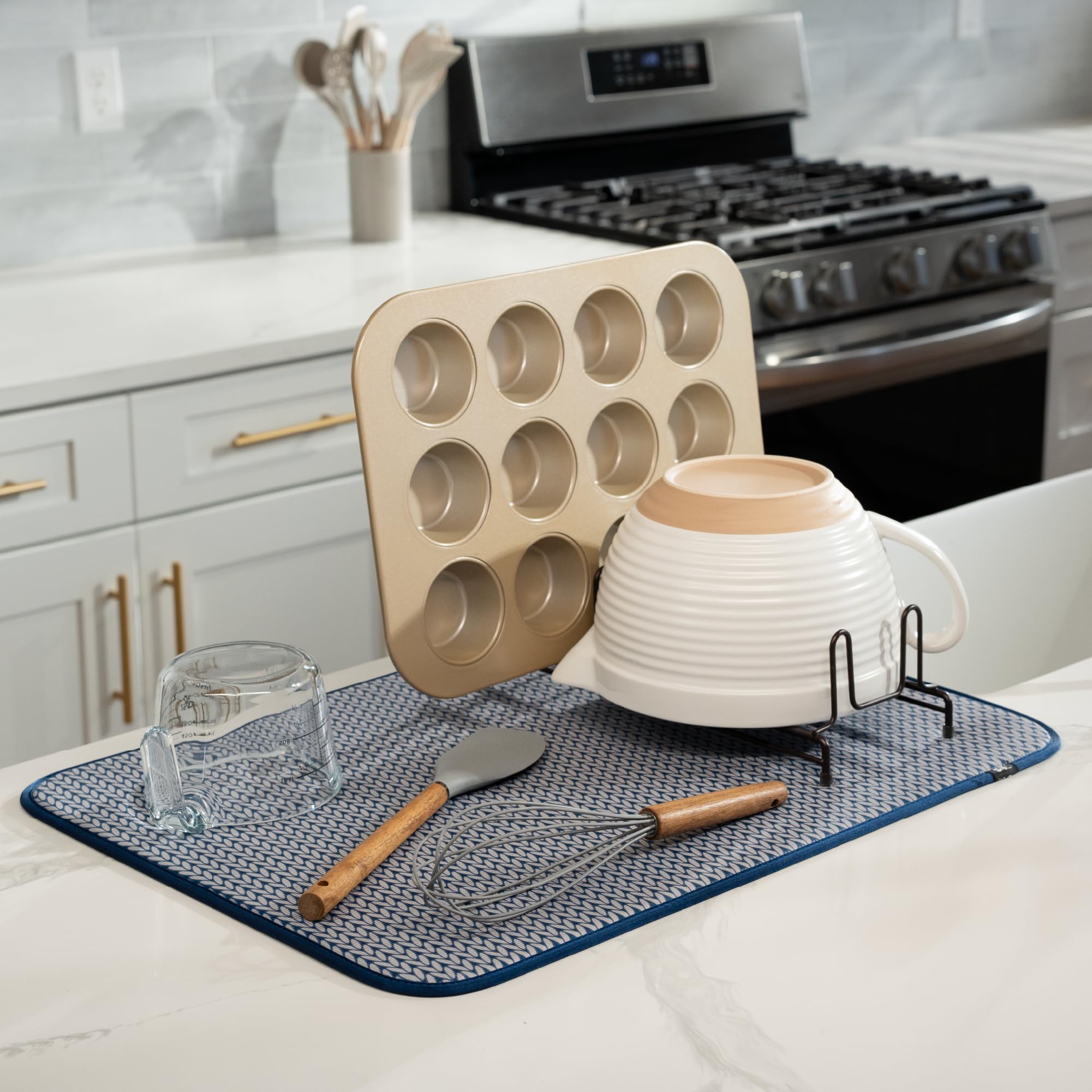 S&T INC Dish Drying Mat XL in blue cushions delicate glassware after washing