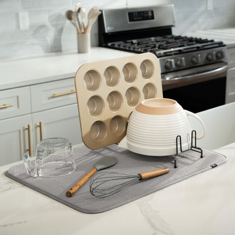 S&T INC. gray reversible drying mat cushions delicate glassware during drying.