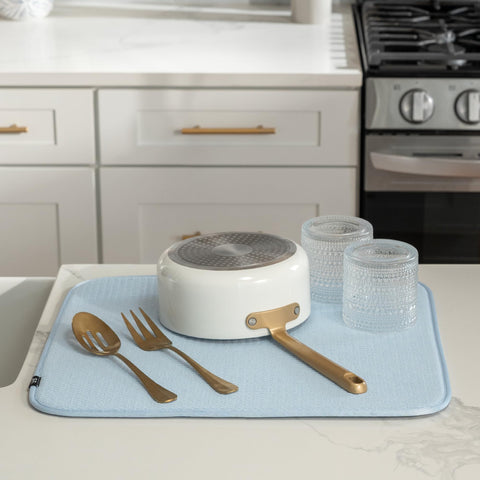 S&T INC. dish drying mat cushions delicate dishes and glassware during drying.