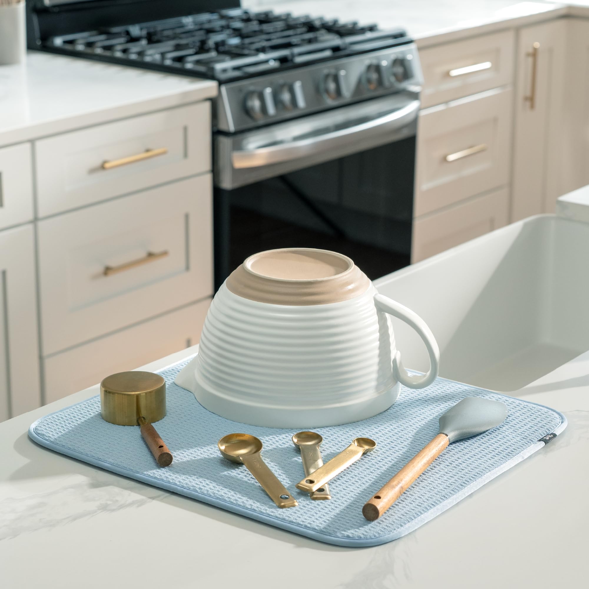 S&T INC. dish drying mat with reversible design for flexible drying options.