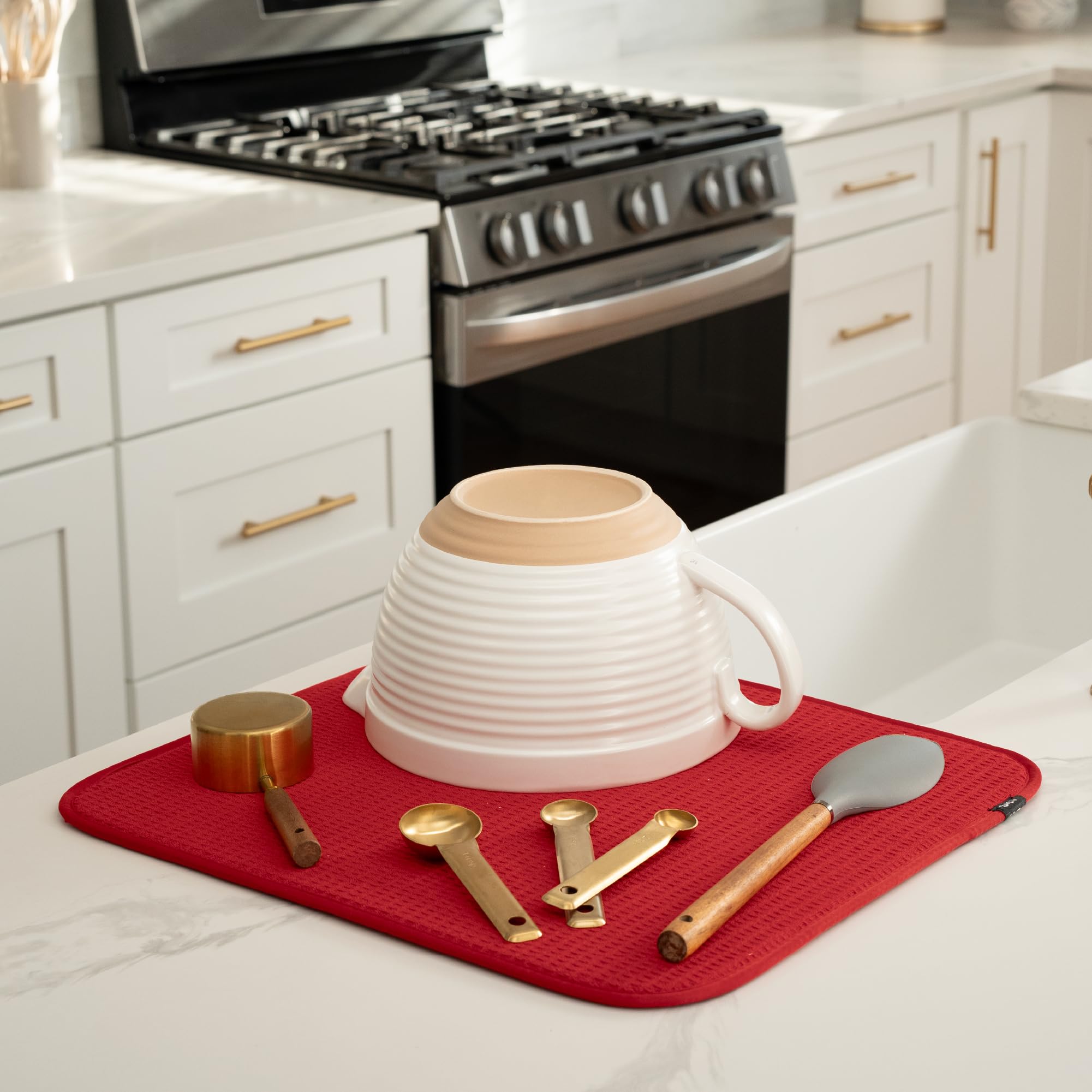 S&T INC. dish drying mat absorbent microfiber supports delicate items without scratches.