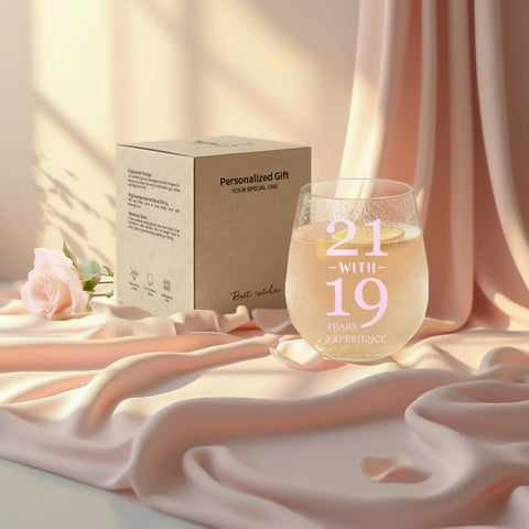 Sanjiayishui light pink design adds chic style to any toast.